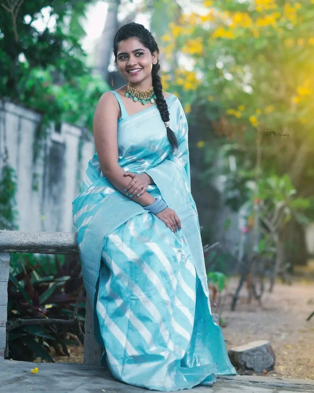 Women Banarasi Silk Woven Saree With Blouse Piece Boho Printed Blouse