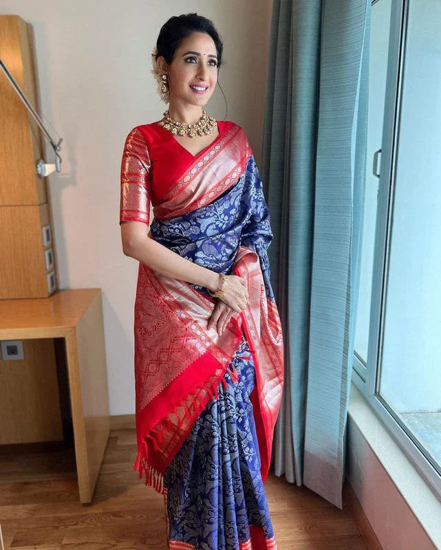 Women Banarasi Silk Woven Saree With Blouse Piece Delicate Pleat Blouse