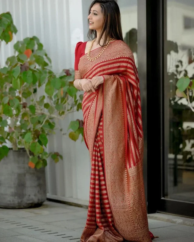Women Banarasi Silk Woven Saree With Blouse Piece Embroidered Floral Blouse