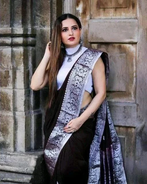 Women Banarasi Silk Woven Saree With Blouse Piece Ruffled Neck Blouse