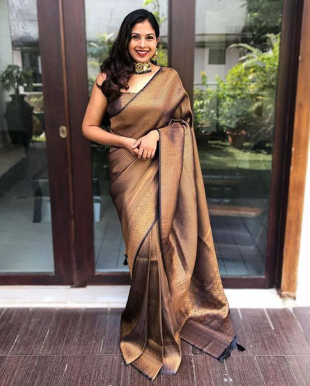 Women Banarasi Silk Woven Saree With Blouse Piece Embellished Collar Blouse