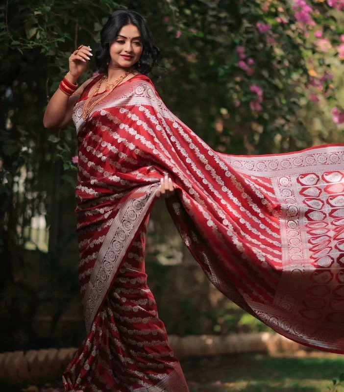 Women Banarasi Silk Woven Saree With Blouse Piece Semi-Sheer Blouse