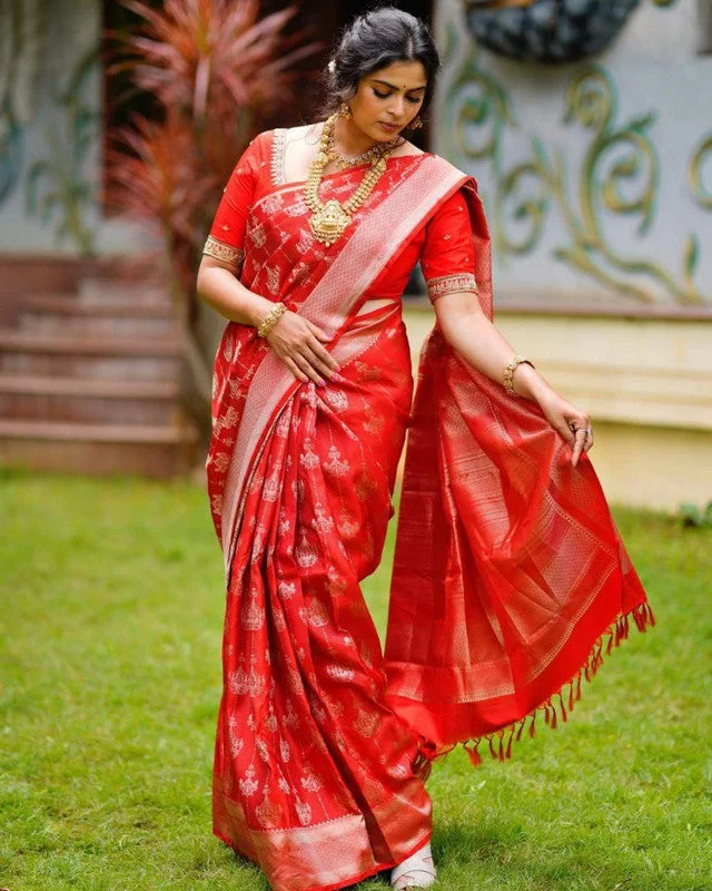 Women Banarasi Silk Woven Saree With Blouse Piece Vintage Polka Blouse