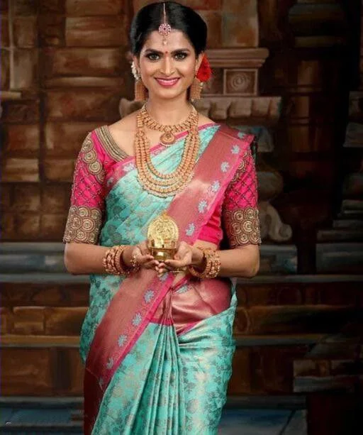 Women Banarasi Silk Woven Saree With Blouse Piece Lightweight Tunic Blouse