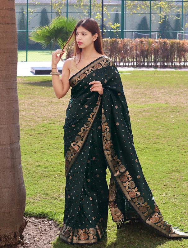 Women Banarasi Silk Woven Saree With Blouse Piece Loose Oversized Blouse