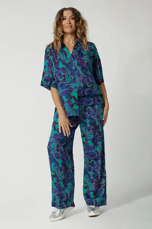 Sloane Pant in Jade Deco Chic Black Leggings