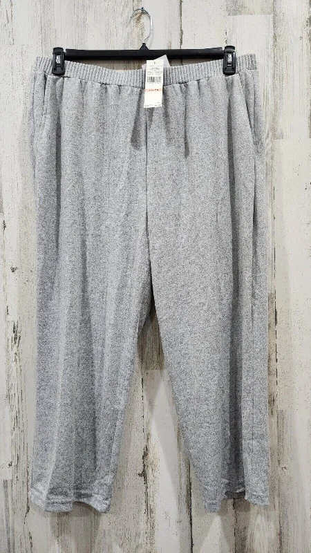Simply Cozy Proprotioned Short Pant Slim-Fit Khaki Pants