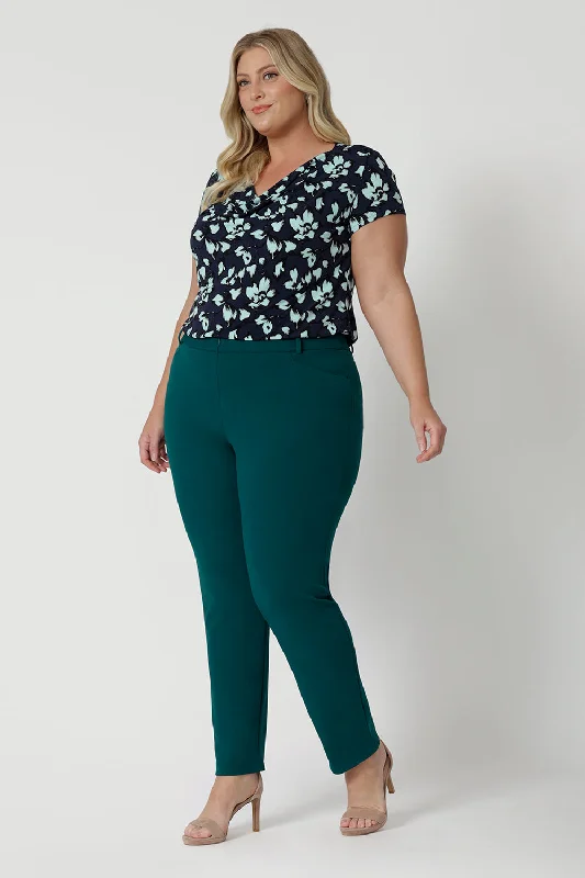 Corbin Pant in Green Classic Cropped Pants