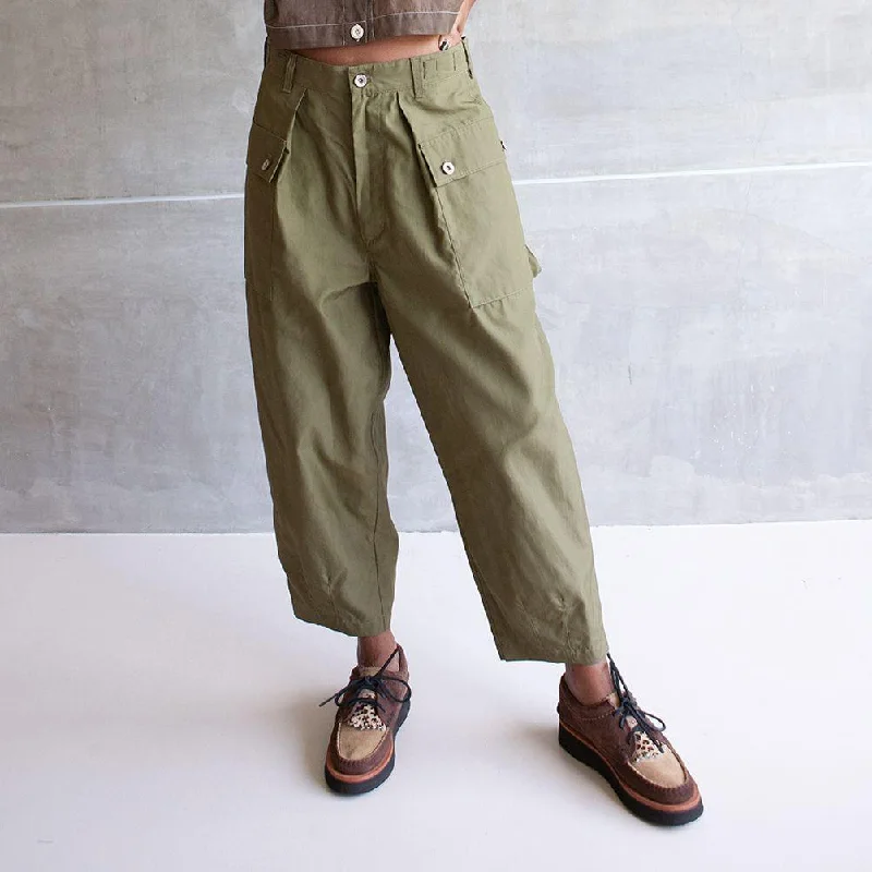 W'MENSWEAR - Maggie Pants in Army Green Fashionable Sporty Pants