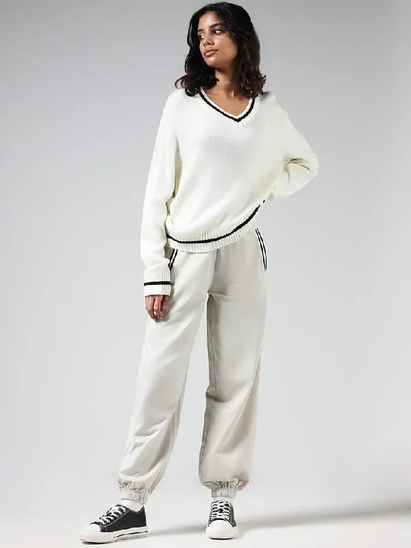 Studiofit Solid Off White Knitted Sweater Tailored Straight A-Line