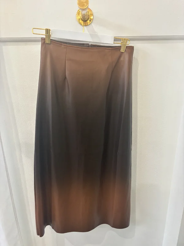Ombre Vegan Leather Skirt | Coffee button skirt front