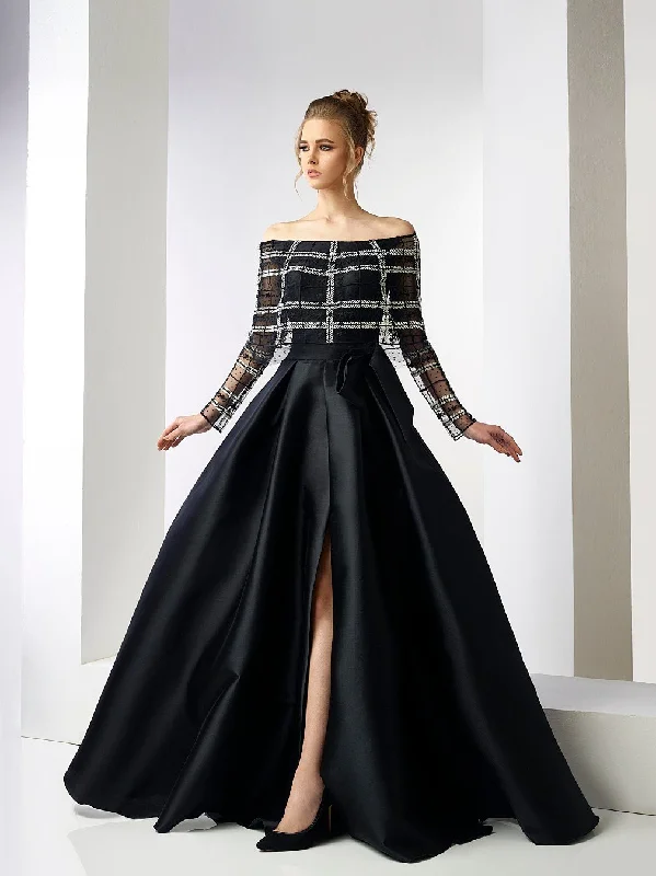 Off shoulder dentelle top with mikado skirt corduroy skirt comfortable