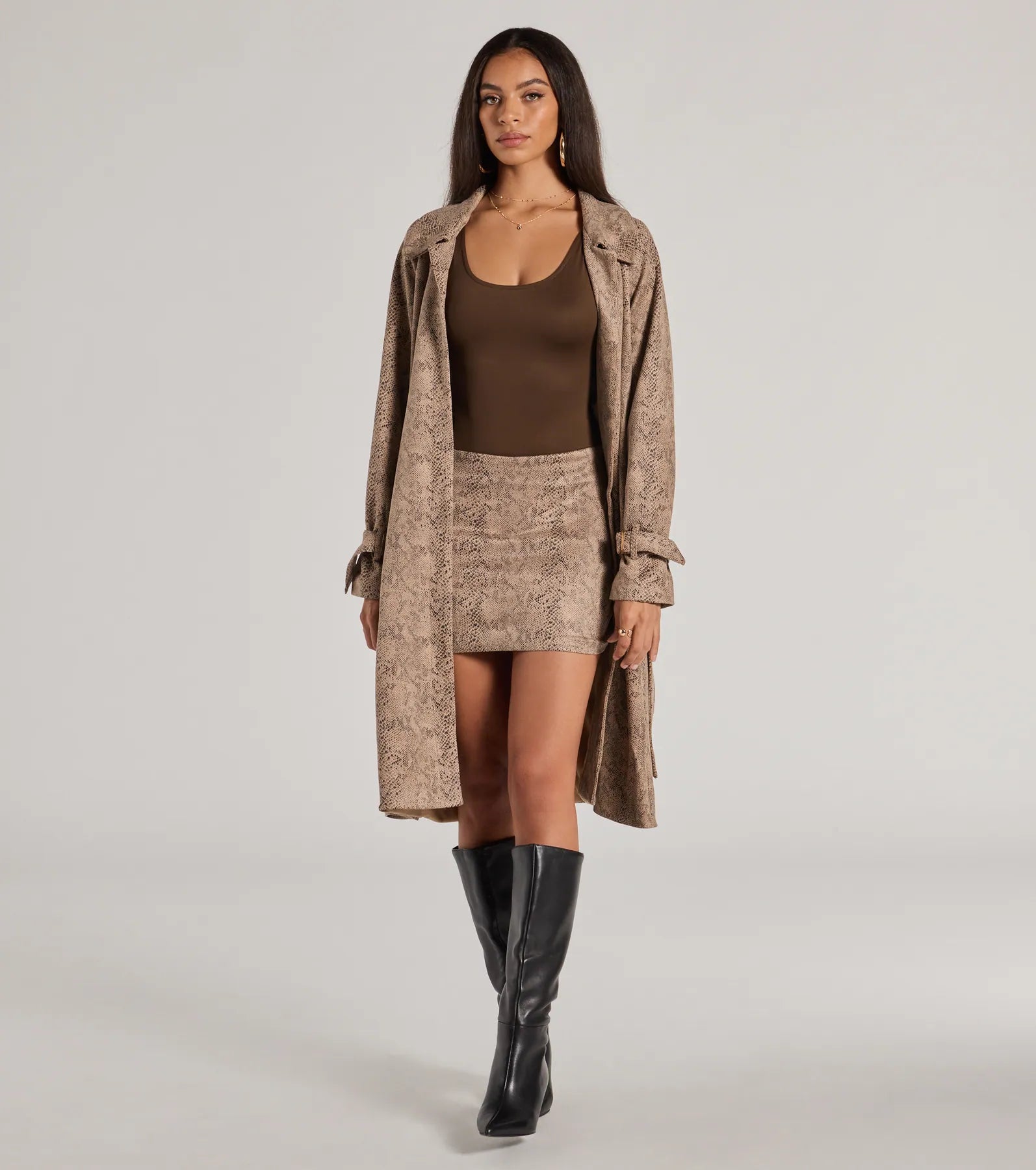 Chic Mood Snake Print Faux Suede Mini Skirt lace skirt intricate