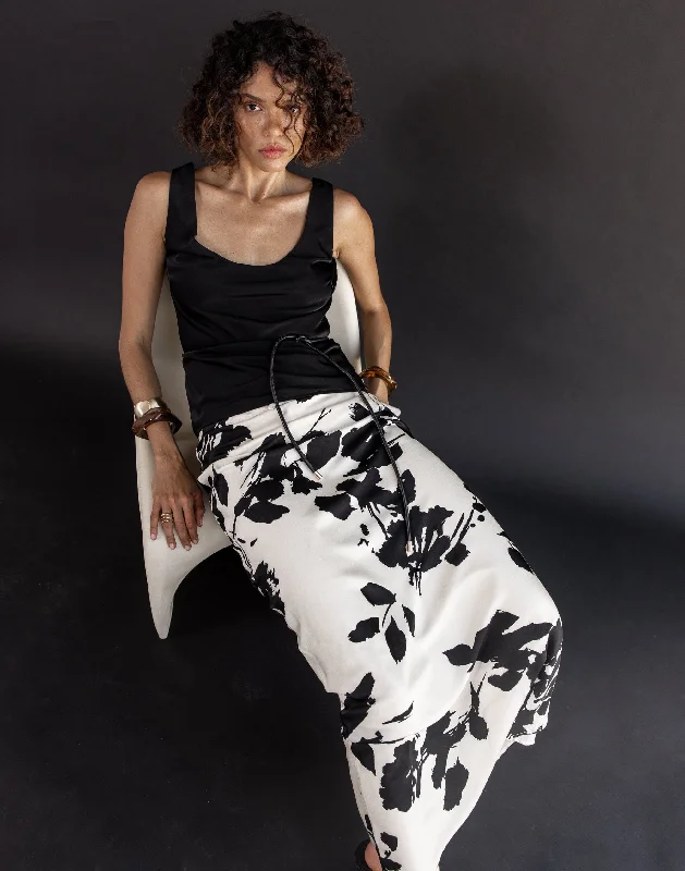 Zaya Maxi Skirt (Noir Bloom) boho skirt vibe