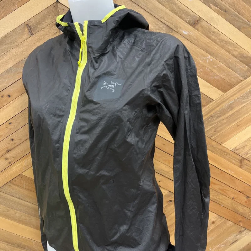 Arc'teryx - Women's Norvan SL GTX Waterproof Jacket - MSRP $440: Black/Yellow-women-XS Zip Front Button Front Snap Front