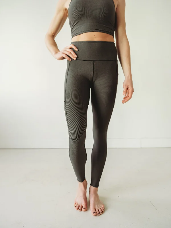 Grey Wander Pocket Yoga Pants in Microstripe