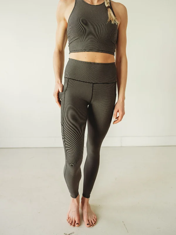 Grey Wander Pocket Yoga Pants in Microstripe